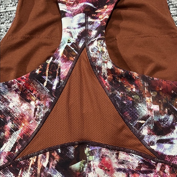 Lululemon | Everlux and Mesh Cropped Tank - Picture 9 of 10